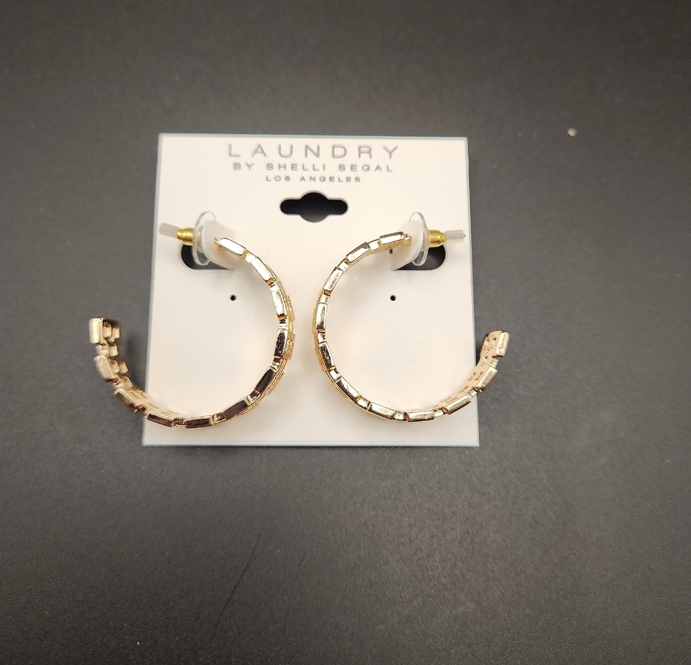 Laundry By Shelli Segal Gold Tone Textured Link Hoop Earrings NWT - Picture 2 of 3